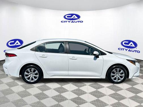 Super White 2020 Toyota Corolla LE