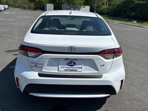 Super White 2020 Toyota Corolla LE