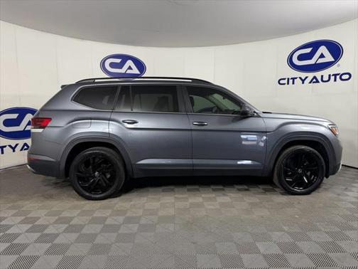 2022 Volkswagen Atlas 3.6L SE w/Technology
