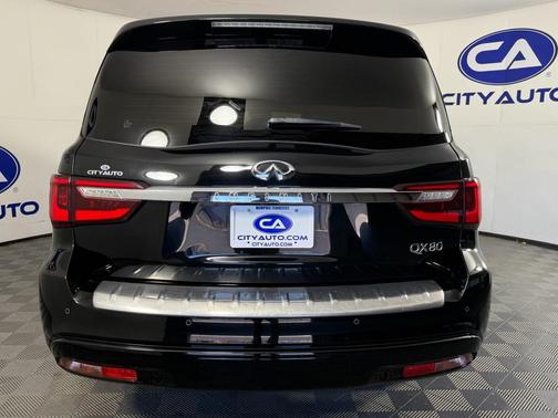 2021 INFINITI QX80 Luxe
