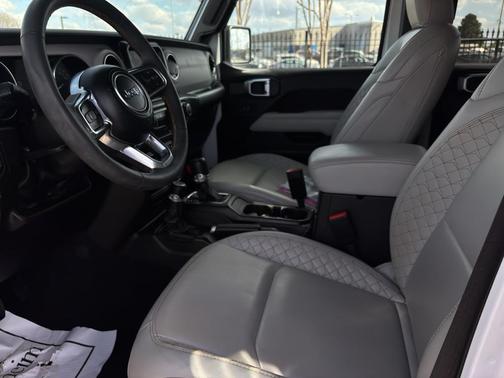 Bright White Clearcoat 2023 Jeep Wrangler 4xe Sahara High Altitude