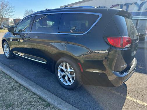 2020 Chrysler Pacifica Touring-L Plus