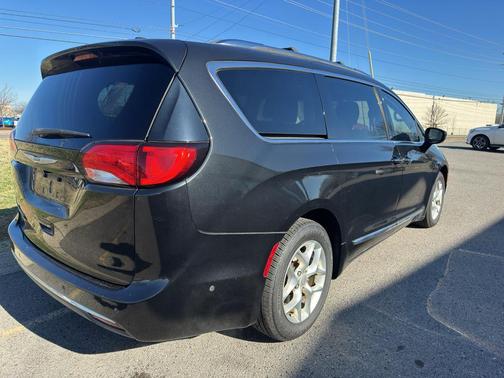 2020 Chrysler Pacifica Touring-L Plus