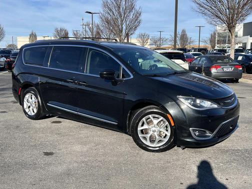 2020 Chrysler Pacifica Touring-L Plus
