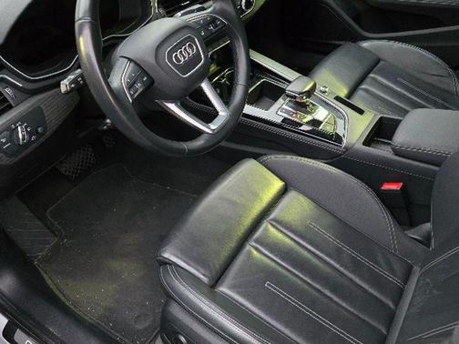 2024 Audi A4 45 S line Premium Plus