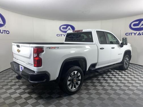 Summit White 2024 Chevrolet Silverado 2500 Custom