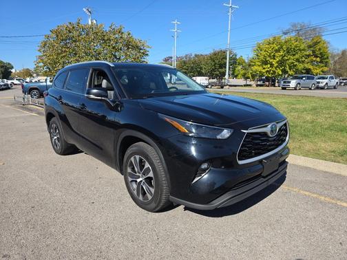 2022 Toyota Highlander Hybrid XLE