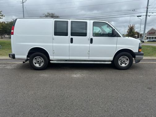 2023 GMC Savana 2500 Work Van