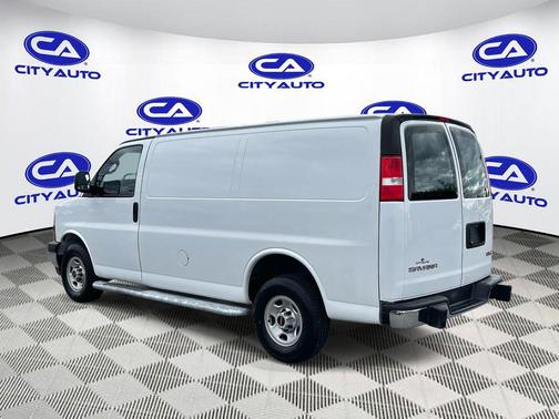 2023 GMC Savana 2500 Work Van