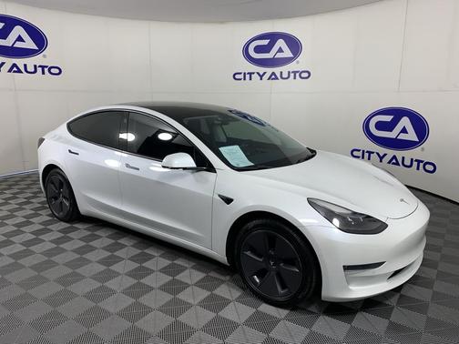 Pearl White Multi-Coat 2022 Tesla Model 3 Long Range