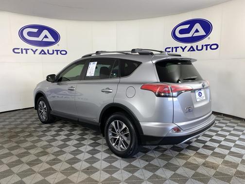 2018 Toyota RAV4 Hybrid LE