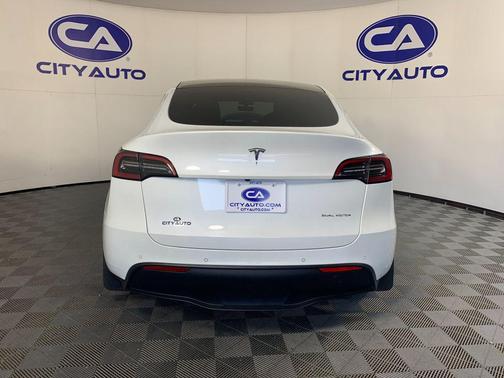 2022 Tesla Model Y Long Range Dual Motor All-Wheel Drive