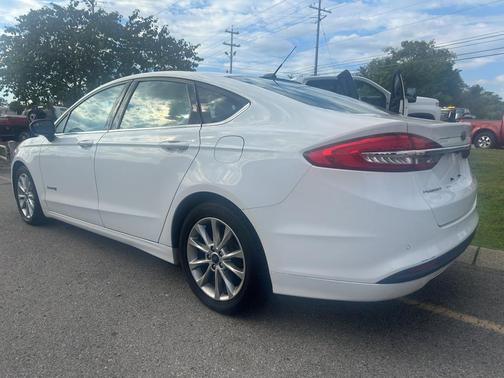 2017 Ford Fusion Hybrid SE