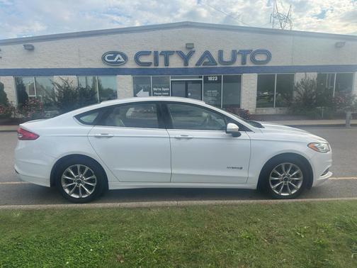 2017 Ford Fusion Hybrid SE