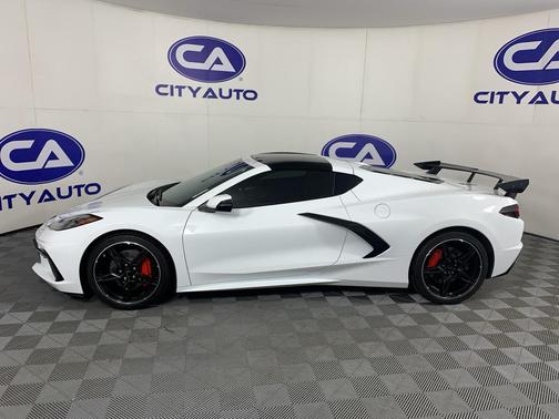 Arctic White 2024 Chevrolet Corvette Stingray w/2LT