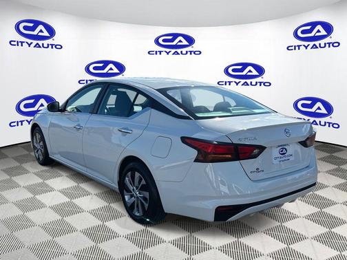 2022 Nissan Altima S FWD