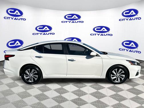 2022 Nissan Altima S FWD