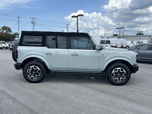 Cactus Gray 2022 Ford Bronco Outer Banks