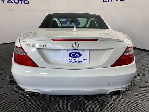 Arctic White 2013 Mercedes-Benz SLK-Class SLK 250