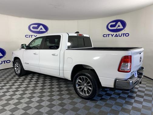 Bright White Clearcoat 2019 RAM 1500 Big Horn