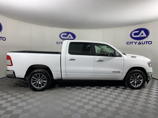 Bright White Clearcoat 2019 RAM 1500 Big Horn