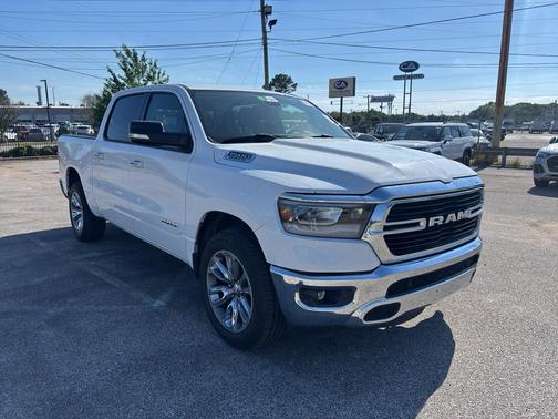 Bright White Clearcoat 2019 RAM 1500 Big Horn