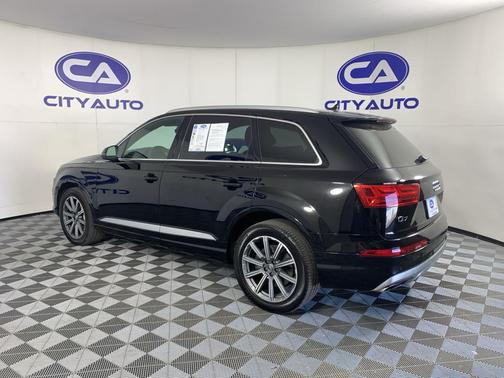 Night Black 2019 Audi Q7 55 Premium
