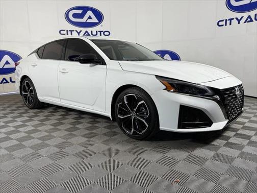 2023 Nissan Altima SR FWD