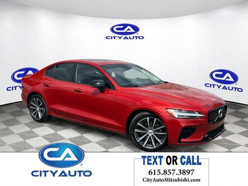 Fusion Red Metallic 2022 Volvo S60 T5 Momentum