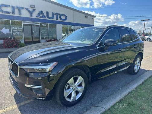 2022 Volvo XC60 B5 Momentum