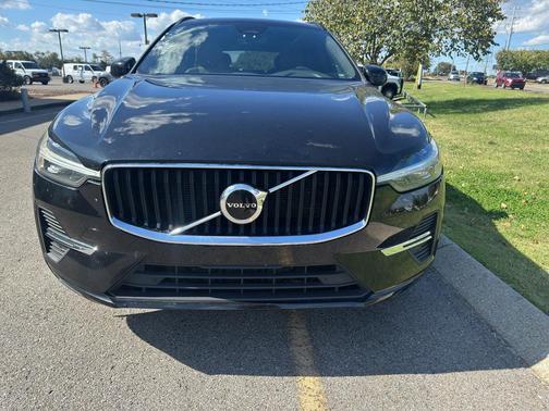2022 Volvo XC60 B5 Momentum
