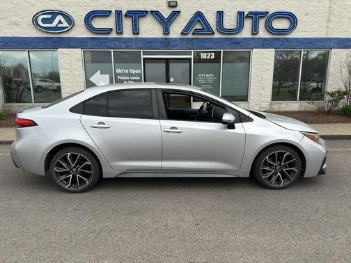 Classic Silver Metallic 2022 Toyota Corolla XSE