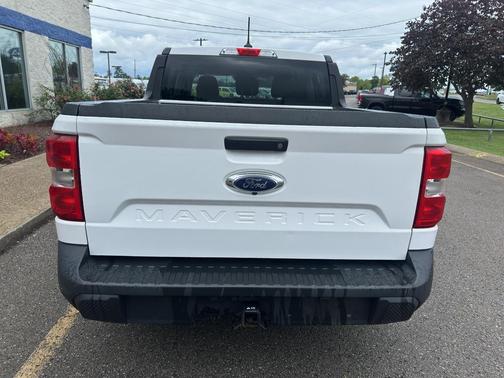Oxford White 2022 Ford Maverick XLT