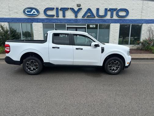 Oxford White 2022 Ford Maverick XLT