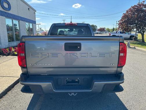 Satin Steel Metallic 2021 Chevrolet Colorado LT