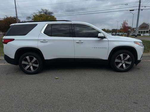 2021 Chevrolet Traverse LT Leather