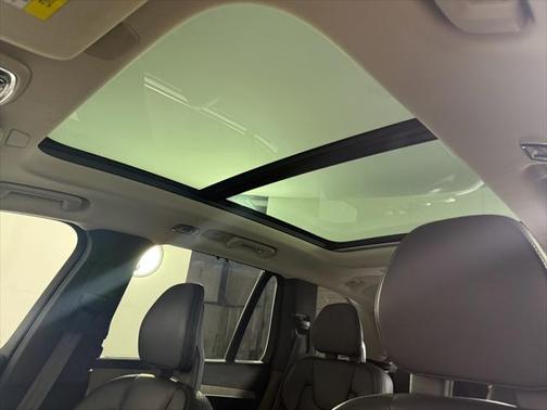2022 Volvo XC90 Recharge Plug-In Hybrid T8 Inscription 6 Passenger