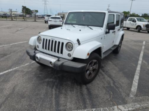 Bright White Clearcoat 2016 Jeep Wrangler Unlimited Sahara