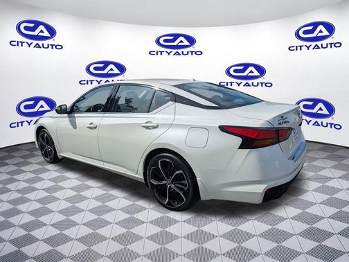 2023 Nissan Altima SR FWD