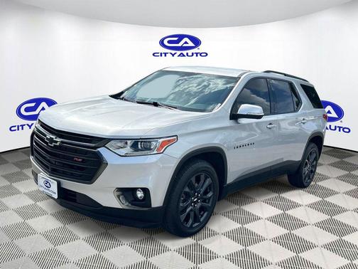 Silver Ice Metallic 2021 Chevrolet Traverse RS