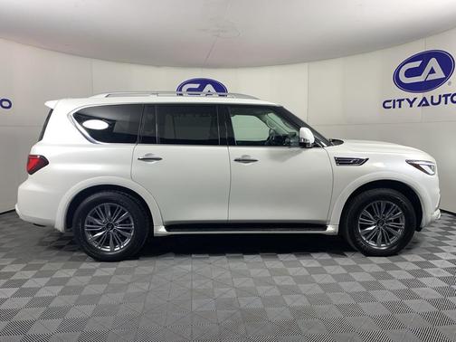 2024 INFINITI QX80 Luxe