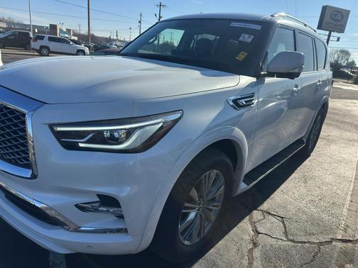 2024 INFINITI QX80 Luxe