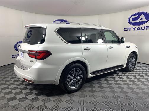 2024 INFINITI QX80 Luxe