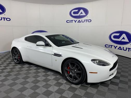 Stratus White 2012 Aston Martin V8 Vantage Base