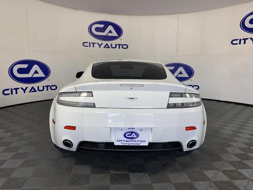 Stratus White 2012 Aston Martin V8 Vantage Base