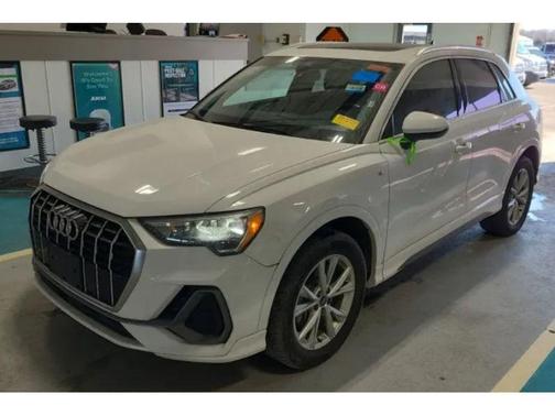 2022 Audi Q3 45 S line Premium