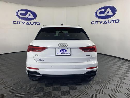 2022 Audi Q3 45 S line Premium