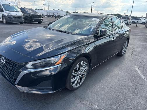 Super Black 2024 Nissan Altima 2.5 SL
