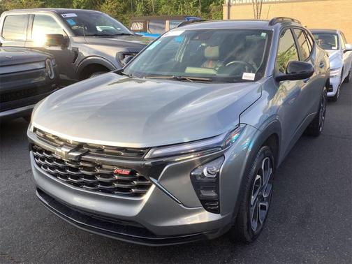 Sterling Gray Metallic 2025 Chevrolet Trax FWD 2RS