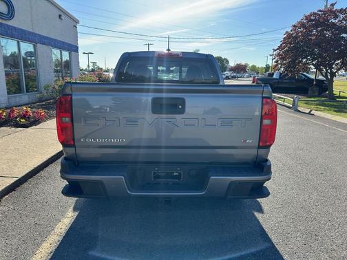 Satin Steel Metallic 2021 Chevrolet Colorado LT